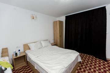 Фото номера Трехместный номер Курортные отели Juliana Platinum Brad г. Brad 7