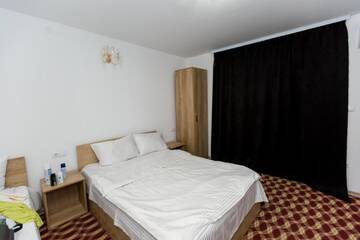 Фото номера Трехместный номер Курортные отели Juliana Platinum Brad г. Brad 3
